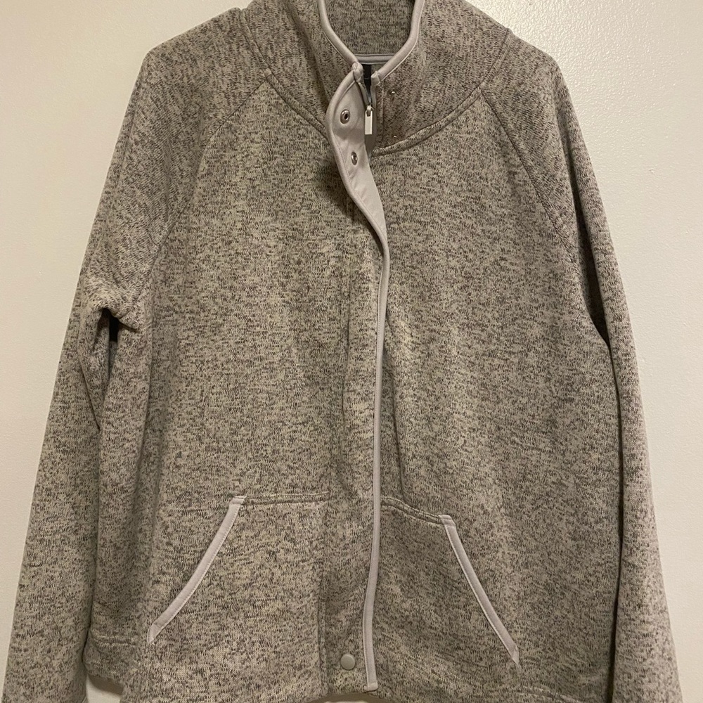 Men’s Champion XL zip sweater.